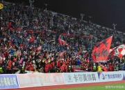 LOL决赛-比赛频频引发观众欢呼，场面壮观