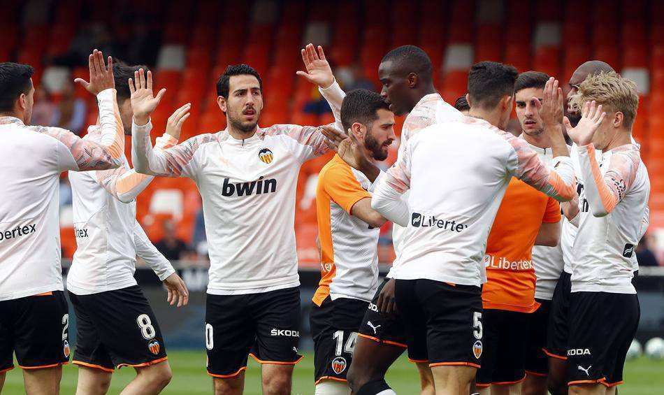 关于瓦伦西亚队员意外伤退,主教练急需调整阵容的信息 关于瓦伦西亚队员意外伤退,主教练急需调整阵容的信息