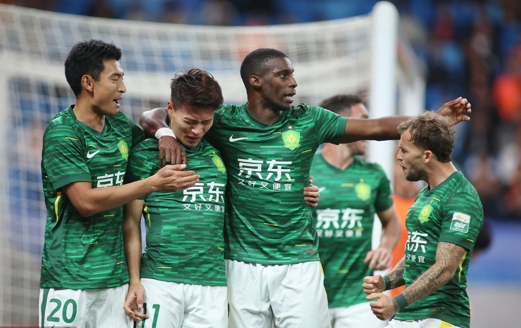 包含北京国安客场战平上海上港，保持不败的词条