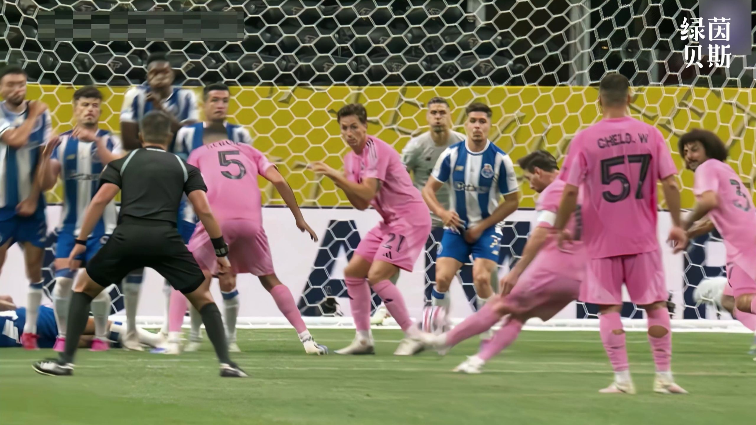 关于波尔图中场球员集中备战关键战,誓要逆袭的信息 关于波尔图中场球员集中备战关键战,誓要逆袭的信息