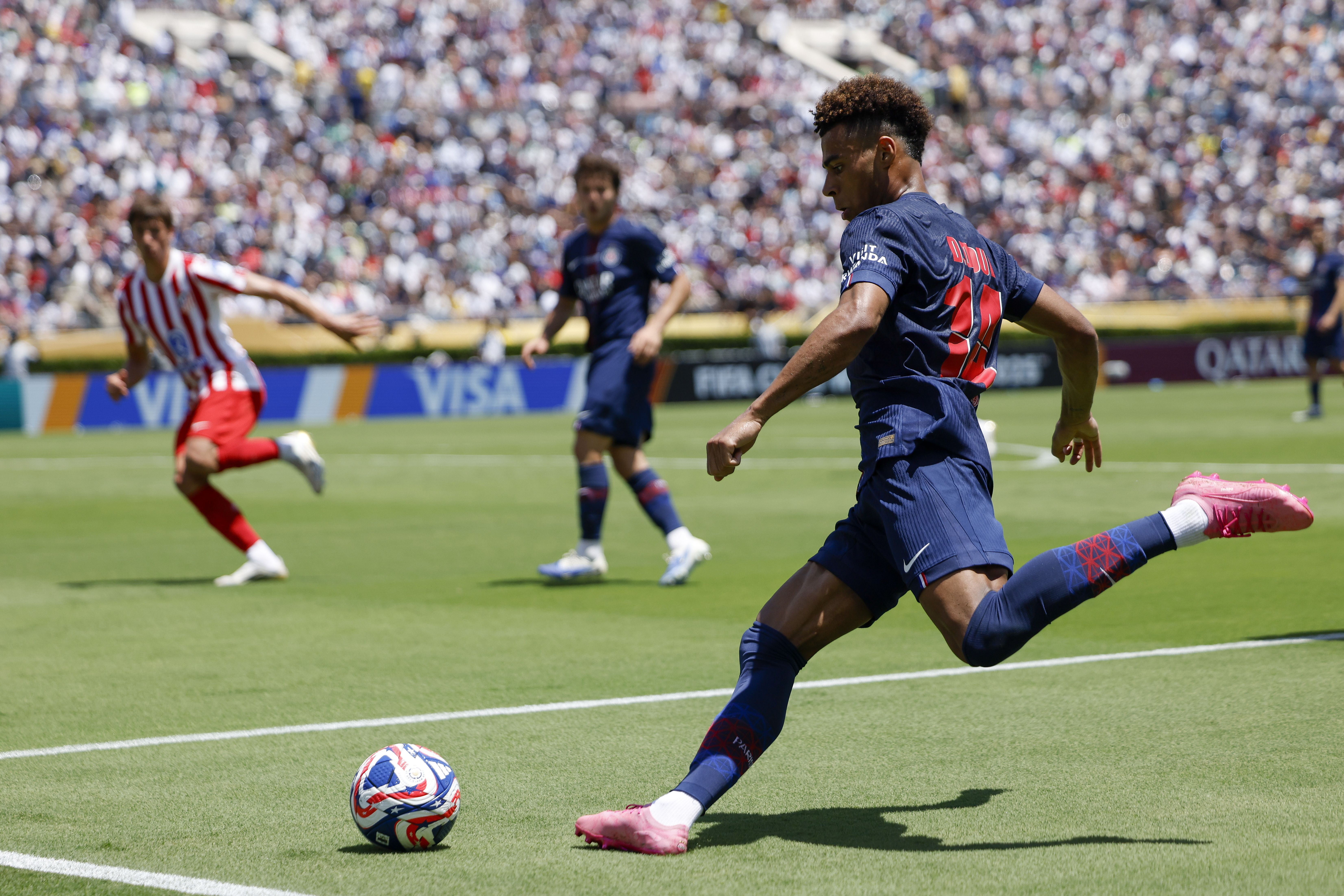 关于广州富力将迎战法国巴黎圣日耳曼队，备战冠军杯资格赛的信息