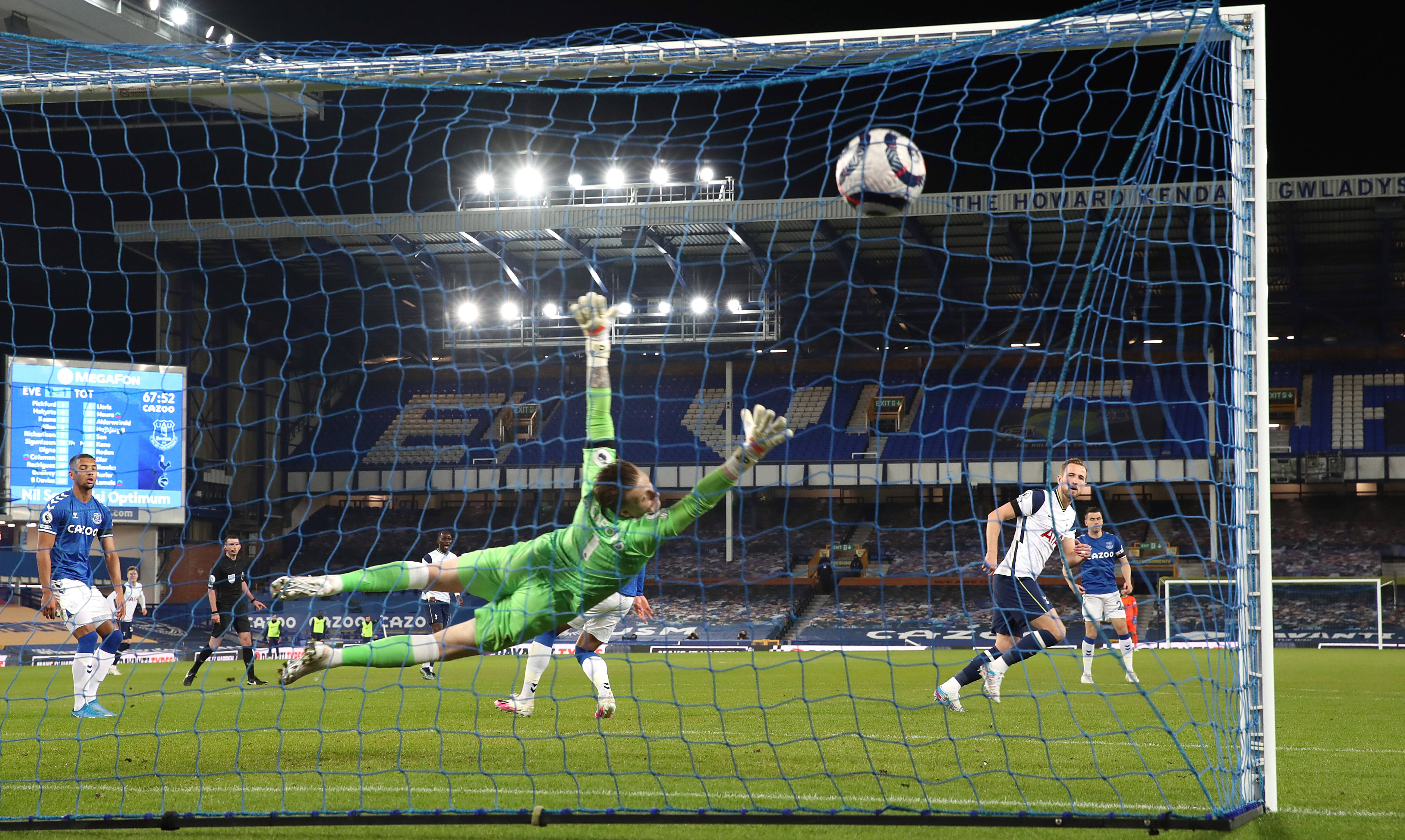 足球赛事中令人惊叹的进球瞬间 足球赛事中令人惊叹的进球瞬间