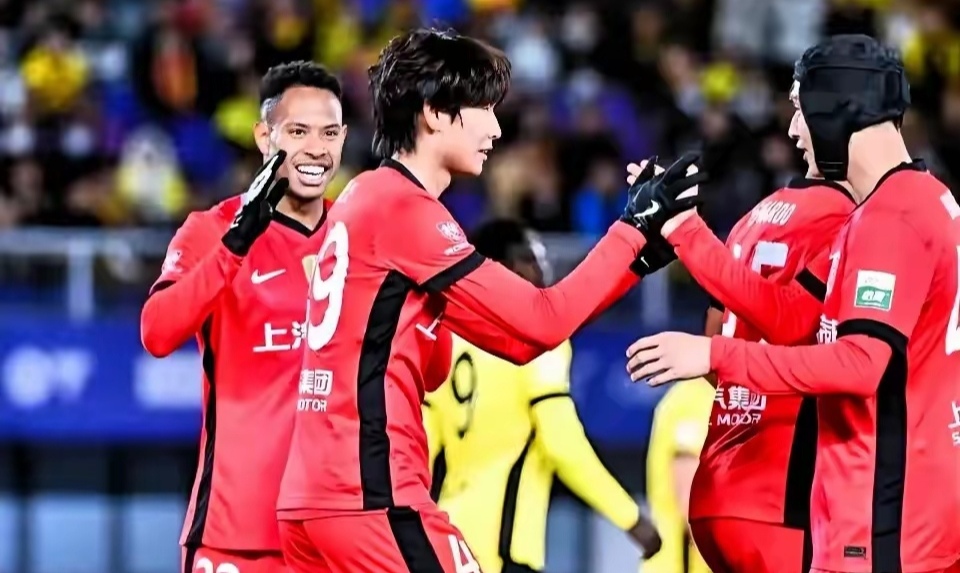 上港客场击败建业,实力不减 上港客场击败建业,实力不减