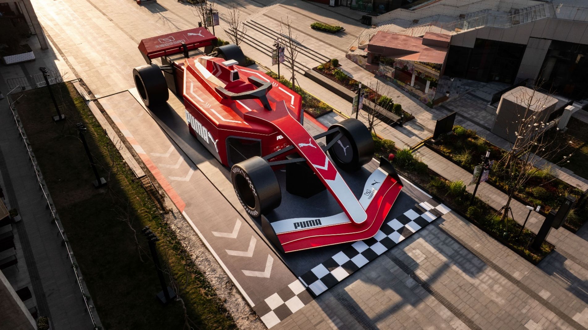 关于红牛车队力克法拉利，勒克莱尔点燃赛场的信息