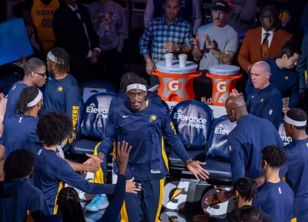 青岛队逆转尼克斯,西亚卡姆点燃赛场 青岛队逆转尼克斯,西亚卡姆点燃赛场