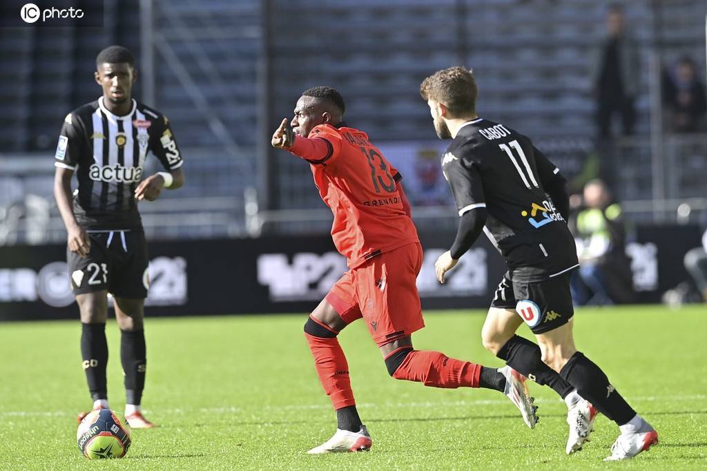 尼斯取胜昂热，提升联赛排名至前十