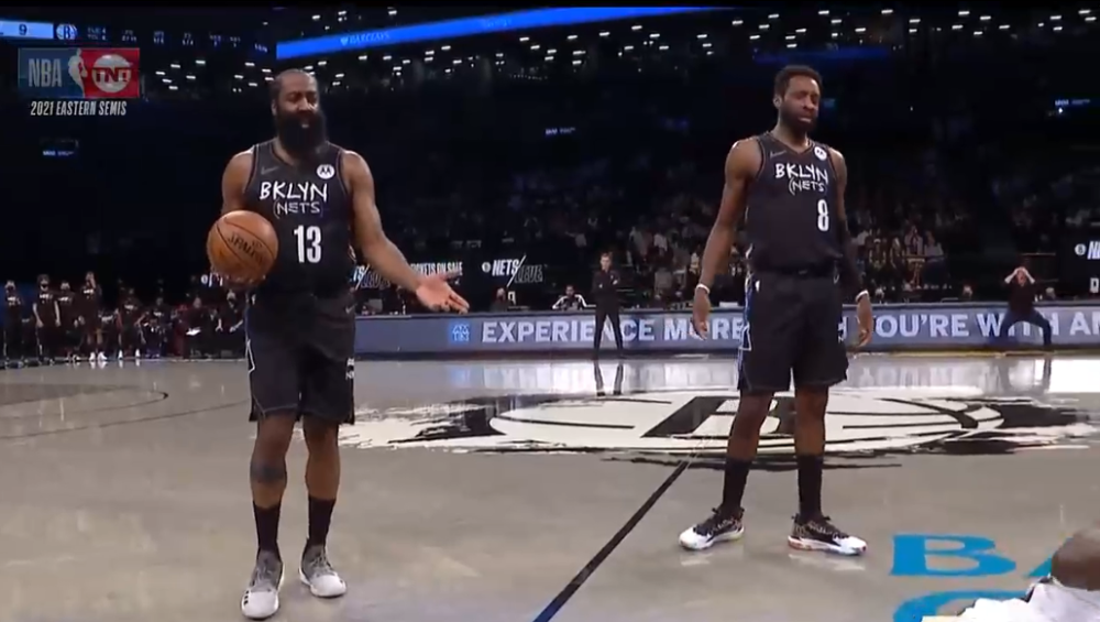 凯尔特人翻盘四川队，福克斯统治全场