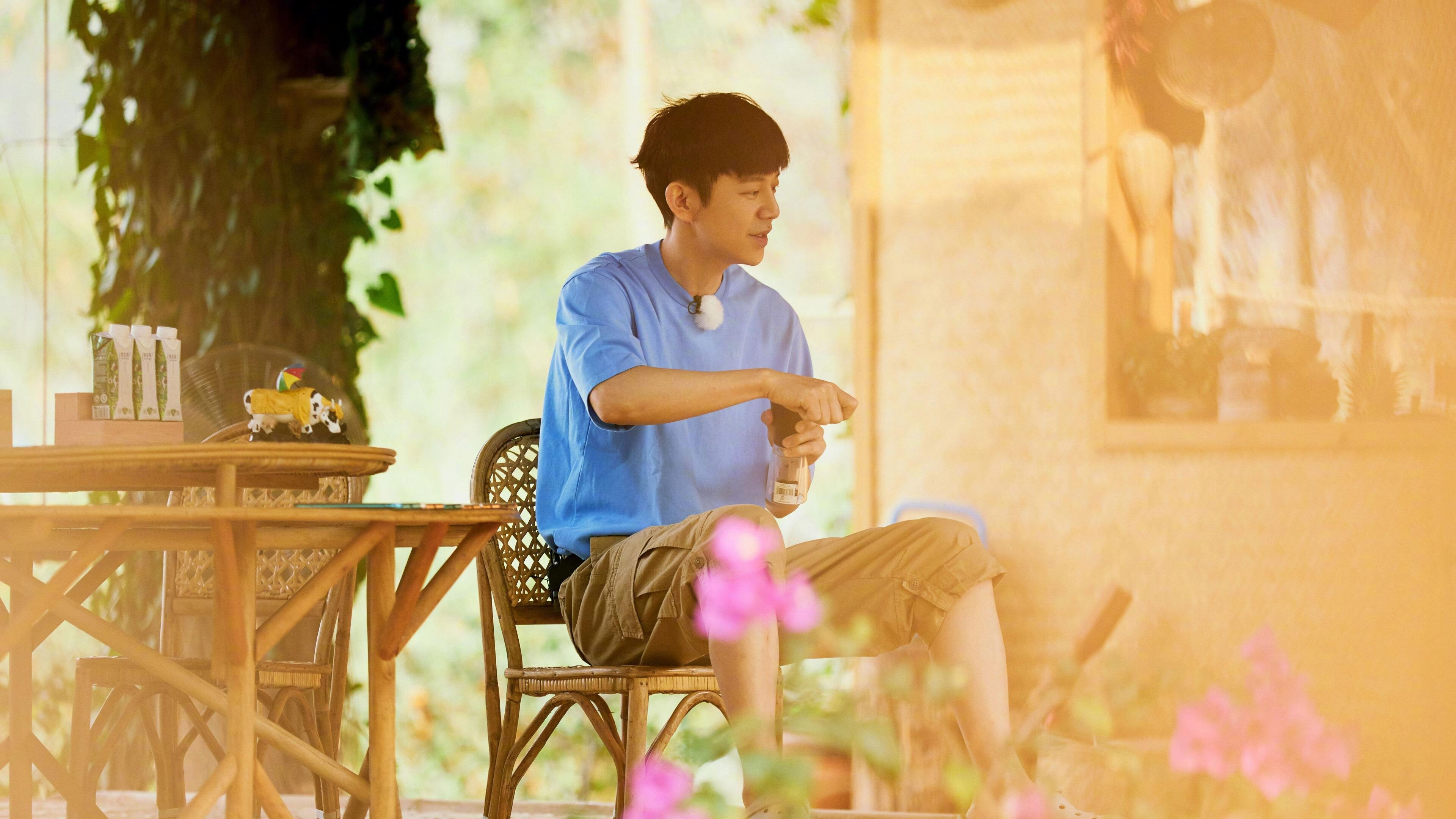 足球之夜的双重奏，法国强势晋级阿尔及利亚，莱奥英超争冠接管比赛