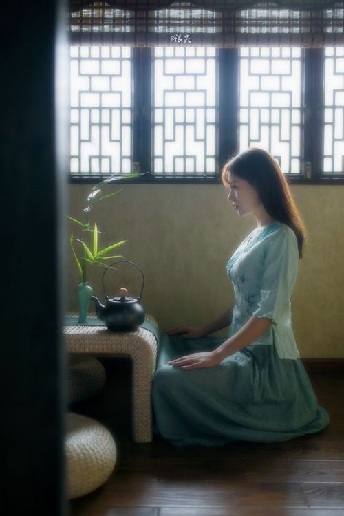 篮球的唯一性，黄蜂的全面压制与东契奇的世界杯接管